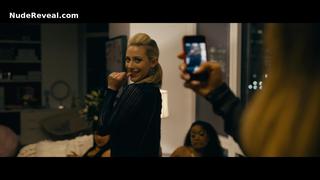 LILI REINHART nude in Hustlers