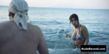 MANON AZEM nude in Ils etaient dix