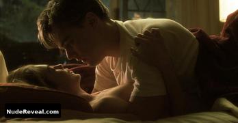 ELLEN POMPEO nude in Catch Me If You Can