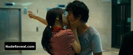 PARK SI-YEON nude in Marine Boy