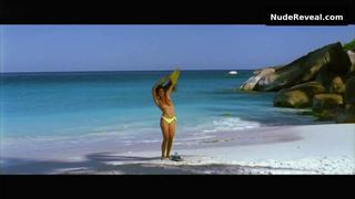 MANUELA ARCURI nude in Teste Di Cocco