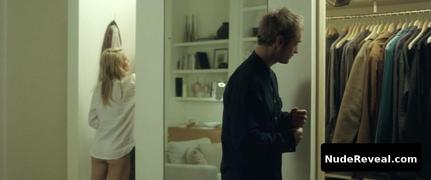 ROBIN WRIGHT nude in Breaking and Entering