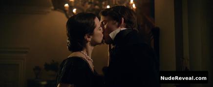 RACHEL WEISZ nude in My Cousin Rachel