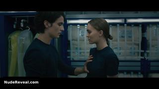 LILY-ROSE DEPP nude in Voyagers
