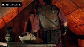 THAIS BLUME nude in Hispania, la leyenda