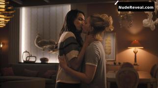 YAEL GROBGLAS nude in Jane the Virgin