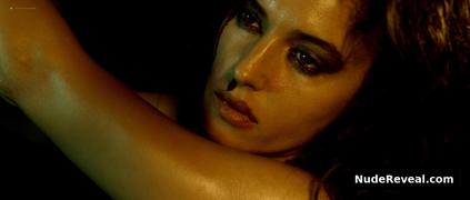 MONICA BELLUCCI nude in Dobermann