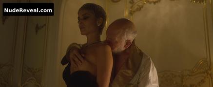 BERENICE MARLOHE nude in Valley of the Gods