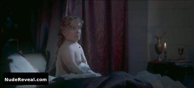 KIRUNA STAMELL nude in The Serpent Queen