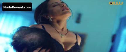 NOOR MALABIKA nude in Palang Tod (siskiyaan)