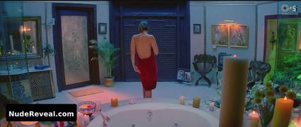 KAREENA KAPOOR nude in Bewafaa