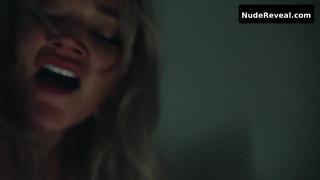 HOLLIE-JAY BOWES nude in Threesome