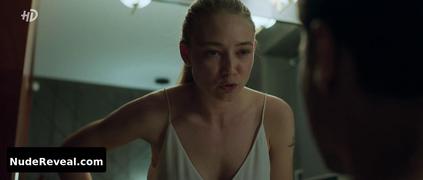 OKSANA AKINSHINA nude in Besprintsipnye
