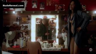 SARA MARTINS nude in Pigalle, la nuit