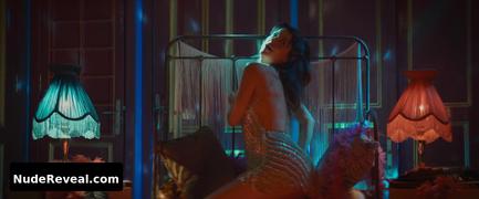 BEREN SAAT nude in Last Call for Istanbul