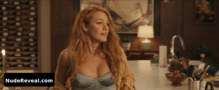 BLAKE LIVELY nude in It Ends with Us
