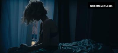 MARIE BACH HANSEN nude in En Flirt