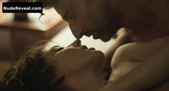 SEYNEB SALEH nude in Was von der Liebe bleibt