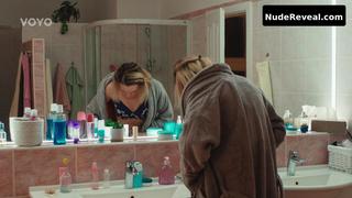 ZUZANA KANOCZOVA nude in Sex O’clock