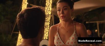 MIRANDA COSGROVE nude in Mother of the Bride
