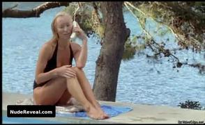 VICTORIA SMURFIT nude in The Shell Seekers