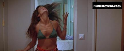 SANDRA BULLOCK nude in Speed 2: Cruise Control