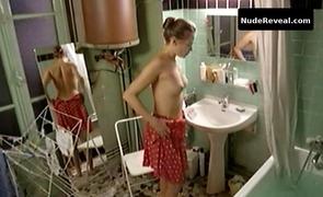 EMMANUELLE SEIGNER nude in Le sourire