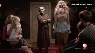 HEATHER GRAHAM nude in Flowers in the Attic