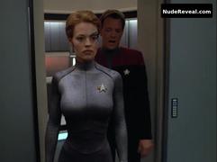 JERI RYAN nude in Star Trek: Voyager
