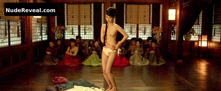 LEE YOO-YOUNG nude in The Treacherous