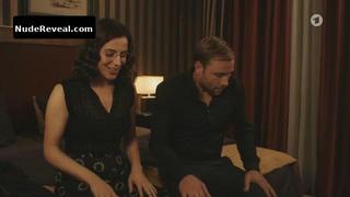 ANTJE TRAUE nude in Die Freundin meiner Mutter