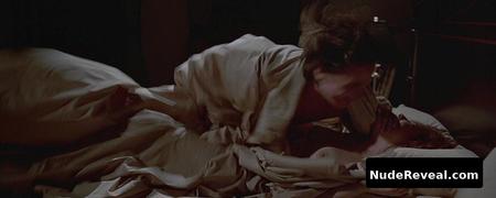 GUINEVERE TURNER nude in American Psycho