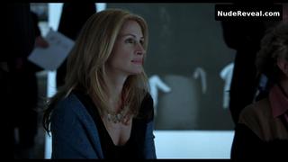 JULIA ROBERTS nude in Closer