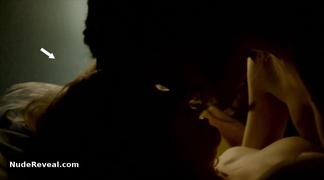CLEMENCE POESY nude in The Tunnel