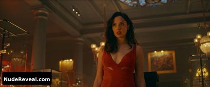 GAL GADOT nude in Red Notice