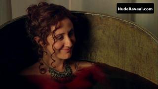 NATHALIE POZA nude in Hispania, la leyenda