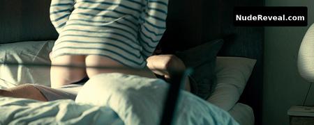 LAETITIA CASTA nude in Do Not Disturb