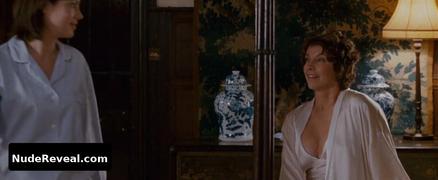 KATHLEEN QUINLAN nude in Made of Honor