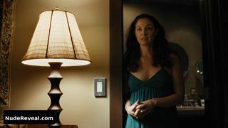 ASHLEY JUDD nude in Crossing Over