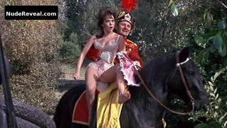 NATALIE WOOD nude in The Great Race
