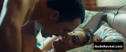 MIRIAM LEONE nude in Lamore a domicilio