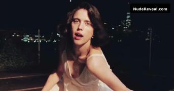 MARGARET QUALLEY nude in Tiny Moves