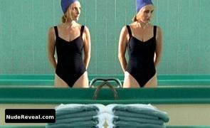 ANDREA SAWATZKI nude in Schone Witwen kussen besser