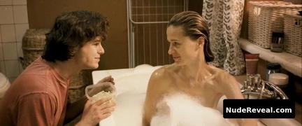 AGNIESZKA GROCHOWSKA nude in Shameless