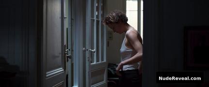 VICKY KRIEPS nude in Plus Que Jamais