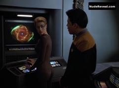 JERI RYAN nude in Star Trek: Voyager