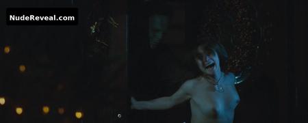 DANIELLE HARRIS nude in Halloween