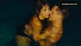 ANNA SZYMANCZYK nude in X-Rated Queen