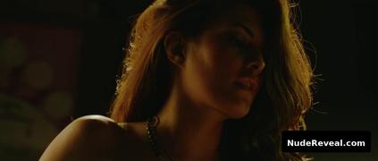 JACQUELINE FERNANDEZ nude in Murder 2