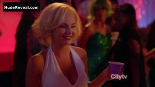 ELISHA CUTHBERT nude in Happy Endings